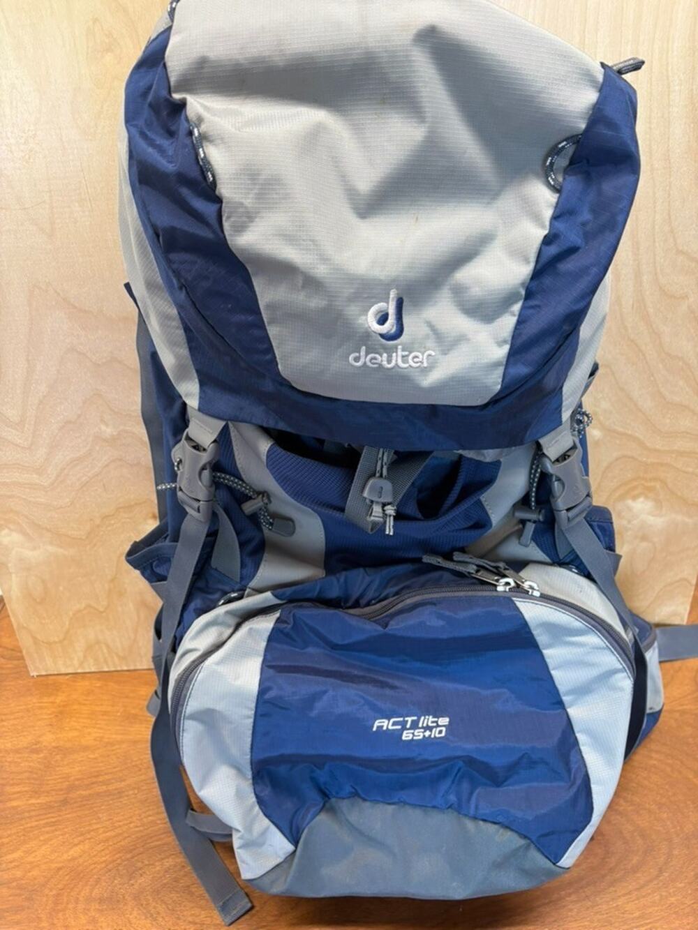 Deuter ACT Lite 65+10 Blue Gray Hiking Backpack Internal Frame AirContact EUC